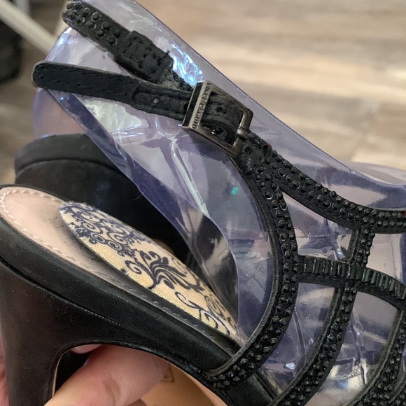 7 1/2 Vince Camuto heels - Picture 7 of 9